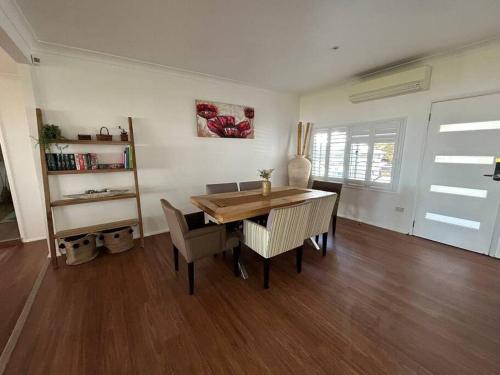 Instalaciones, Absolutely Lakeside House, quiet and peace in Chittaway Bay