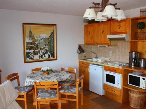 Appartement cosy 6 pers, Mezzanine, 50m Pistes, 150m Commerces, Parking, Crest-Voland - FR-1-733-137 (Appartement cosy pour 6 pers. avec mezzanine a Crest-Voland, proche pistes et commerces - FR-1-733-1) in Crest-Voland