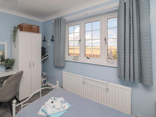 Island View Cottage - image 11