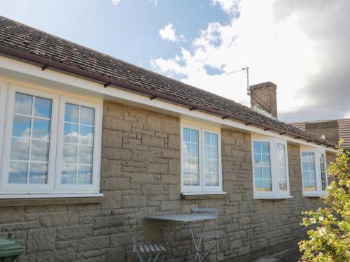 Island View Cottage - image 3
