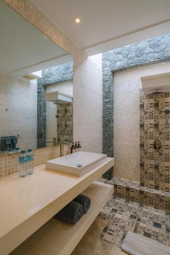 Two-Bedroom Villa image 8