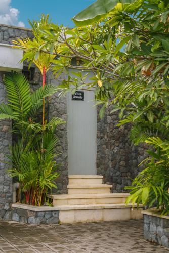 Two-Bedroom Villa image 2