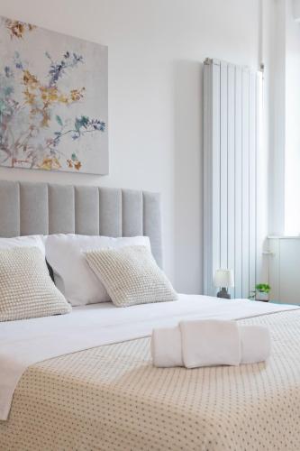 Flower Square Apartments - image 2