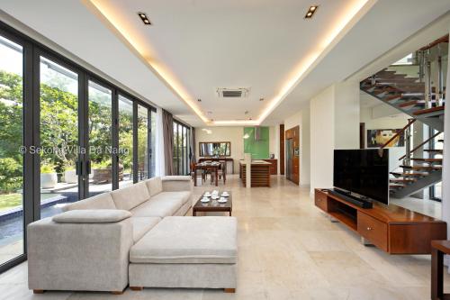 Tran Beach Front Luxury Villa in Da Nang