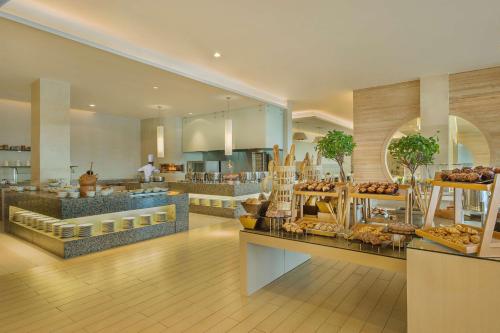 Restaurang, Hilton Dead Sea Resort & Spa in Sowayma