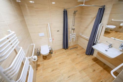 room detail thumbnail 1