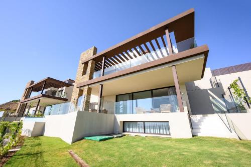 dobohomes - Stunning Villa with best views of Costa del Sol - Accommodation - Estepona