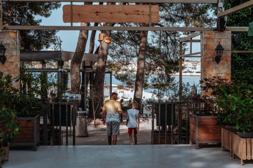 Matilde Beach Resort - image 9