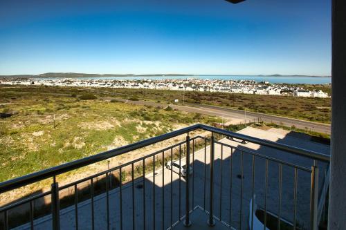 Nivica Lifestyle Living 64 Langebaan 4-sleeper - image 3