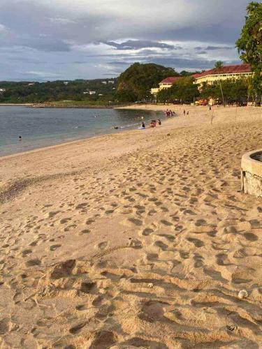 Beach, Modern Unit Near The Beach at Canyon Cove Nasugbu in Natipuan