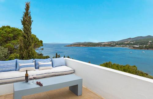 Six-Bedroom Villa with Sea View