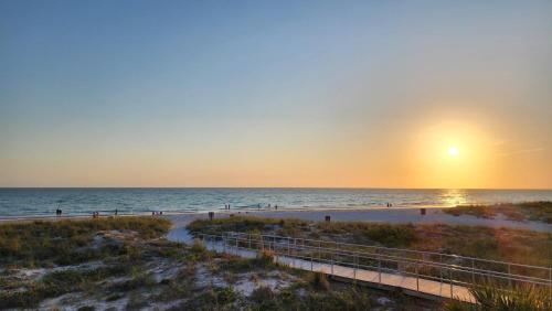 240 Surf Song Resort in St Pete Beach, USA