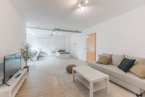 共用Lounge/電視區, G01 schöne Souterrainwohnung - Self Check-In ideal für Teams und Monteure (G01 schone Souterrainwohnung - Self Check-In ideal fur Teams und Monteure) in 蓋伊費爾登