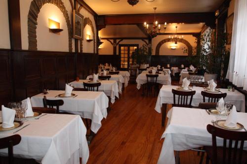ห้องอาหาร, Logis Hotel Restaurant des Voyageurs in ปงต์-เดอ-ซาลาร์