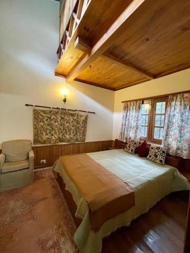 Three-Bedroom Villa image 9