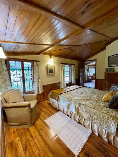 Three-Bedroom Villa image 5