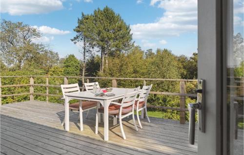 ทัศนียภาพภายนอกโรงแรม, Nice Home In Dronningmølle With Wifi in ดรอนนิงเมิลเลอ
