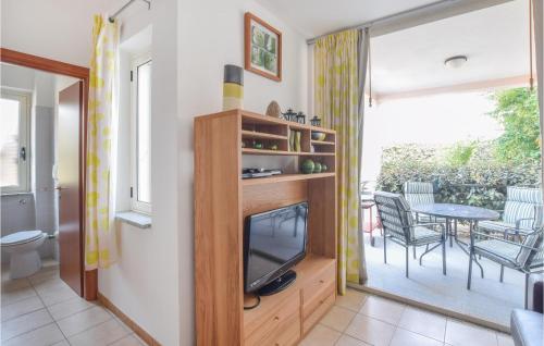  Beautiful Apartment In Isca Marina With Wifi in Badolato