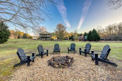 Riverbend Escape - Waterfront - Hot Tub - Game Room, Marble