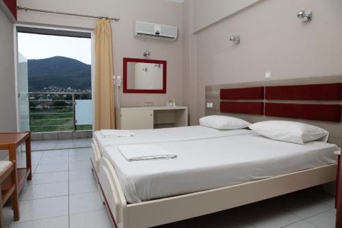 2 twin beds