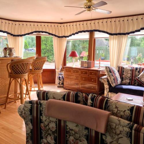 Stunning 7 Bedroom Bungalow Alford Aberdeenshire in Alforda (Aberdīna)
