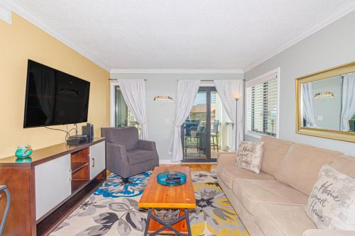 Immaculate 2 Bedroom Condo On The Golden Mile- Ocean Forest Villas A-317-Sleeps 4!