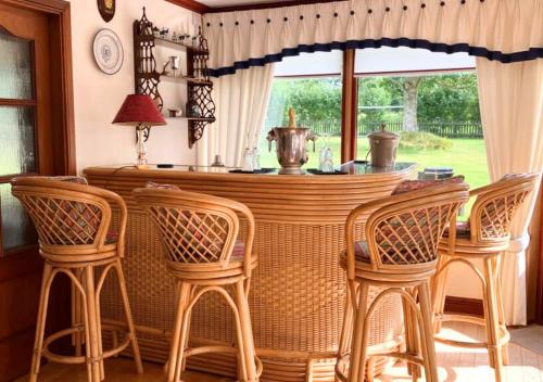 Stunning 7 Bedroom Bungalow Alford Aberdeenshire in Alforda (Aberdīna)