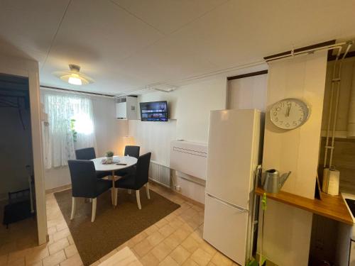 Iekārtas, Källarlägenhet Centrumvägen Gusum (Kallarlagenhet Centrumvagen Gusum) in Gusum