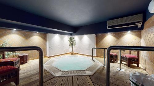 Peterstone Court Hotel