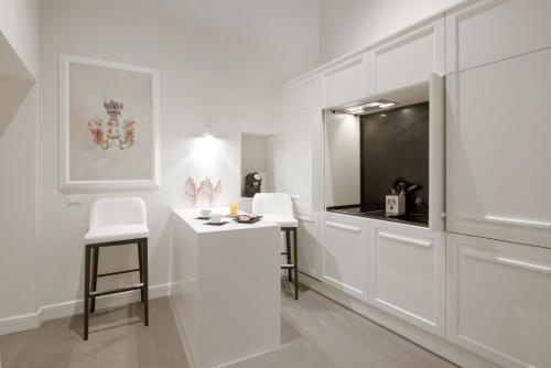 Carthusia Suites Roma - image 3