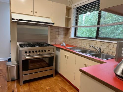 Central Sunbury home with top-hill views, high speed NBN and Netflix ready in Sunbury