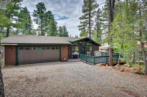 Cozy Munds Park Cabin with Fireplace and Deck!