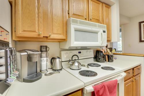 Wintergreen Resort Vacation Rental with Balcony! in Mount Torry Furnace, USA