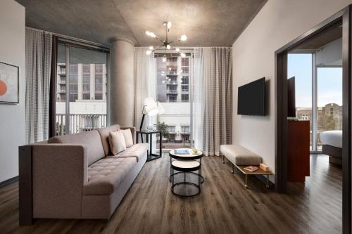 Twelve Midtown Marriott Autograph Collection - image 8