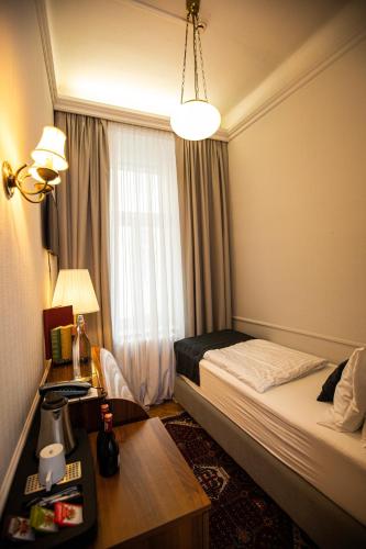 Single Room image 3