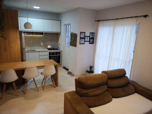 Casa a 10 minutos do Centro. Proxima Itaipu, Unioeste, templo Budista