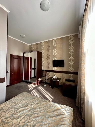 1 queen bed