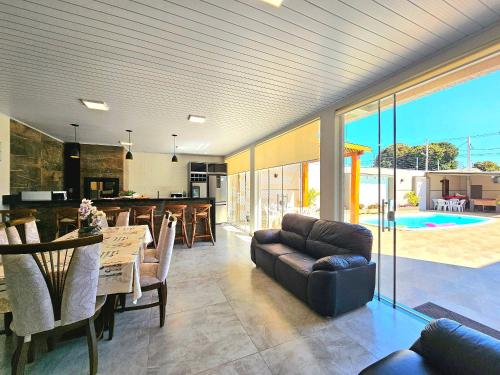 Recanto Vó Alda c Piscina Sinuca prox Paraguai (Recanto Vo Alda c Piscina Sinuca prox Paraguai) in วีลา เอ