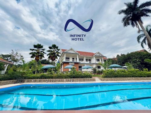 Piscina, Infinity Hotel Kampala in Kampala