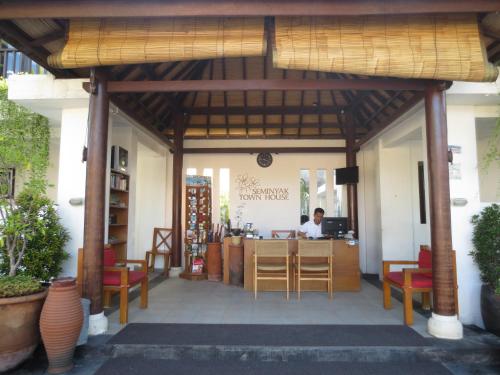 スミニャック タウンハウス