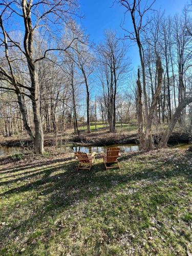 *Restored, Riverside Home* Walk to Adorable Downtown