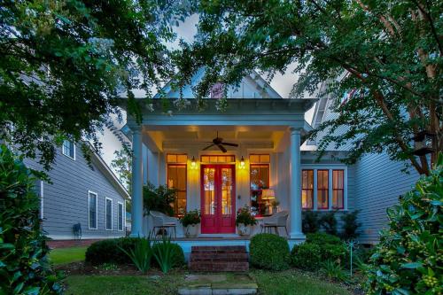 Summer Kitchen Cottage