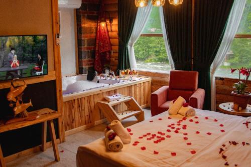 Vip Wood Bungalow Room Type - King Room with Spa Bath