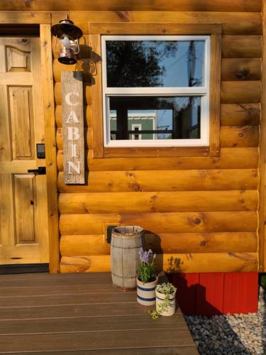 Tiny Digs Lakeshore - Tiny House Lodging