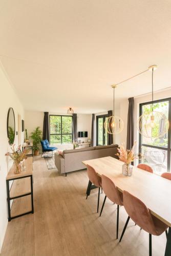  Goldenescape 6P Vip cottage met royale tuin en Hottub in Ewijk