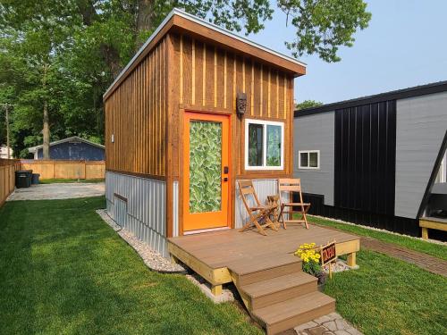 Tiny Digs Lakeshore - Tiny House Lodging