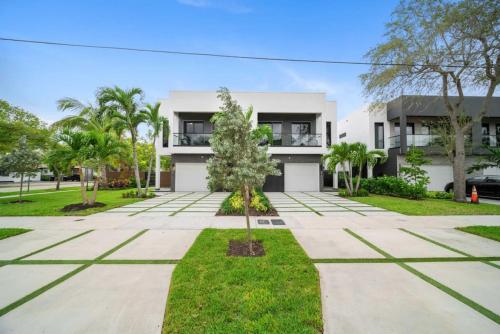 The Elements Home with 2 Pools in Fort Lauderdale, USA