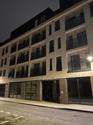 APARTAMENT DISCReeT SLeeP iN CITY CENTER PARKING GARAŻ KOZIA KIELCE - image 2