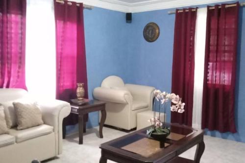 Hill View Villas in Plantation Village