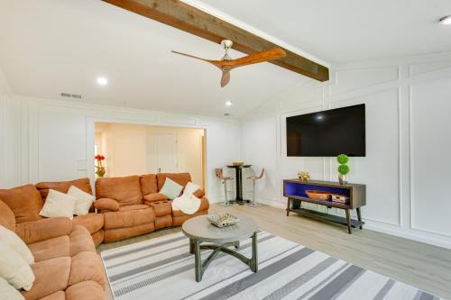 Malakoff Retreat with Hot Tub and Lake Access! in Malakoff, USA